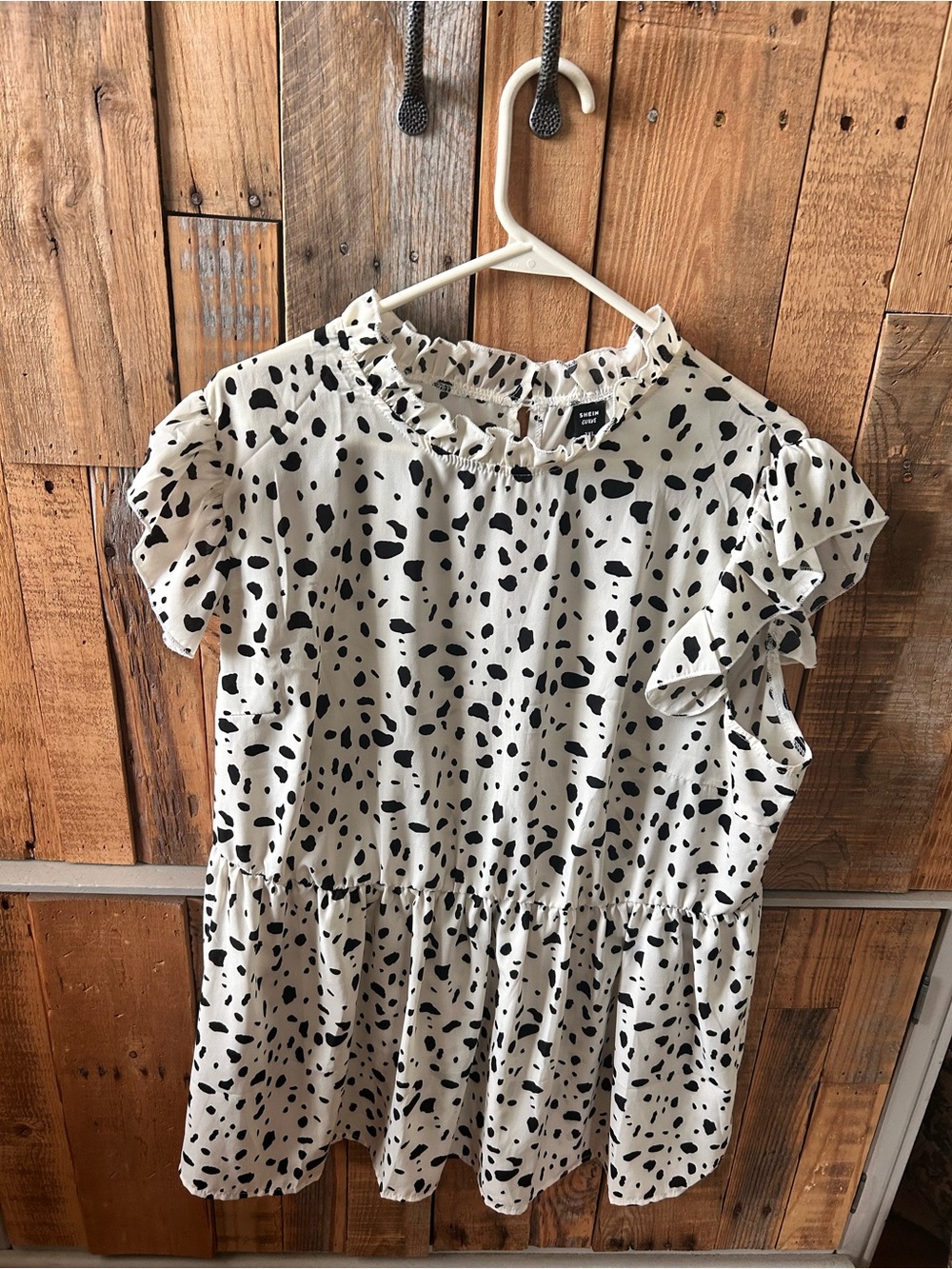 SHEIN White blouse  Spot Ruffle Detail